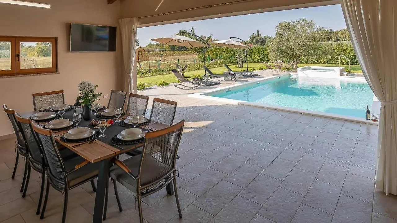Wonderful Villa Mattuzzi With Private Pool Near The Town By Wiibuk Pula 0*,  Croatia