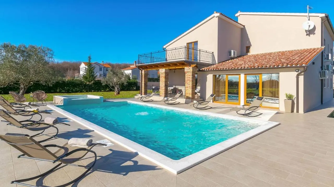 Wonderful Villa Mattuzzi With Private Pool Near The Town By Wiibuk Pula Croatia
