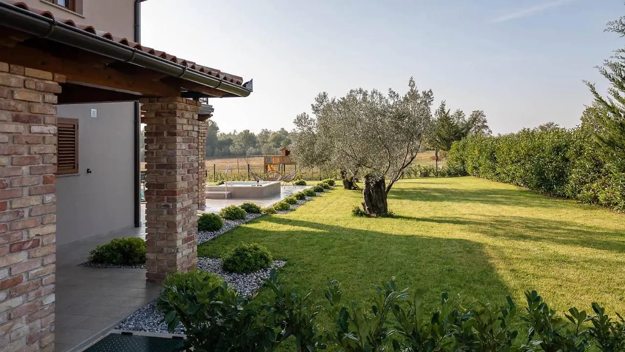 Wonderful Villa Mattuzzi With Private Pool Near The Town By Wiibuk Pula