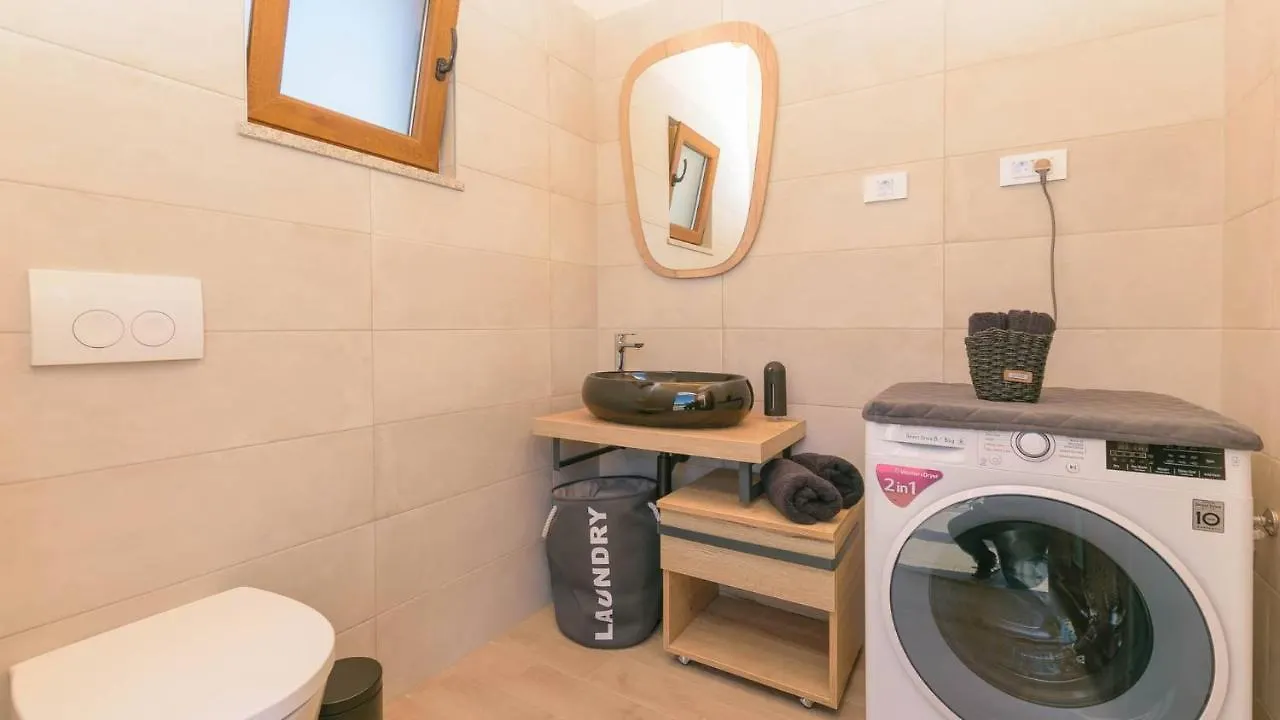 Wonderful Villa Mattuzzi With Private Pool Near The Town By Wiibuk Pula