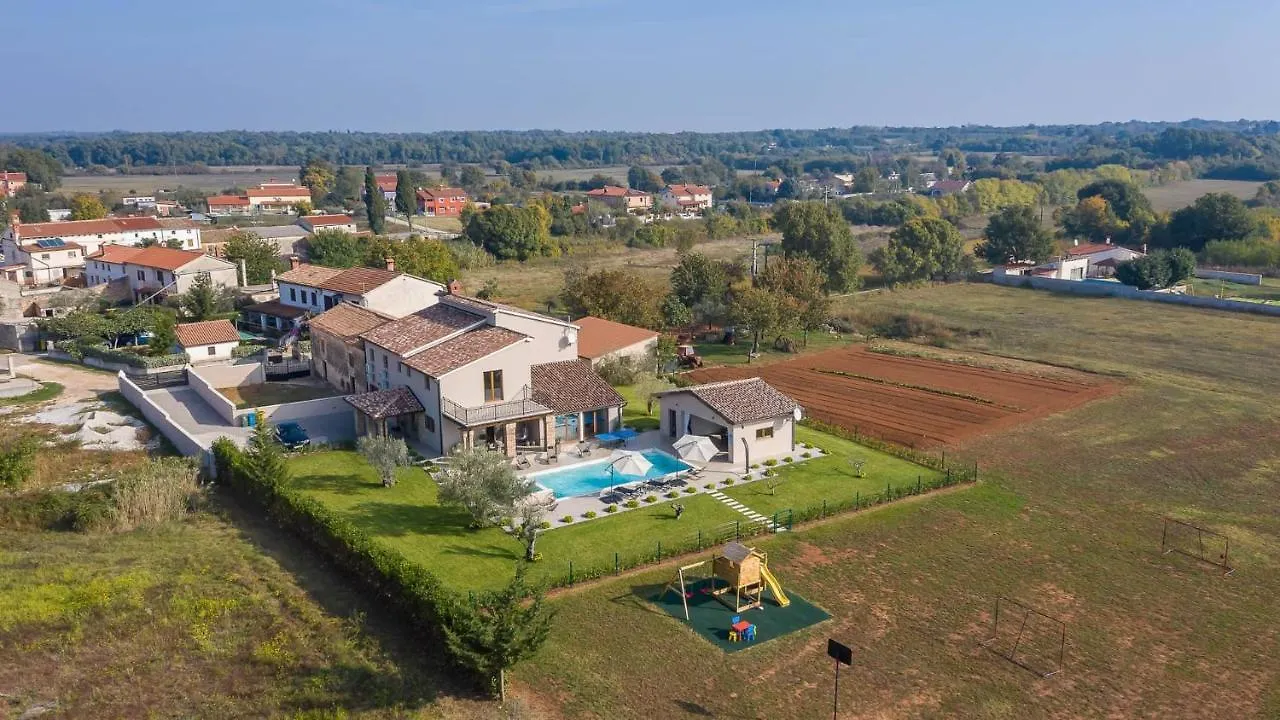 Wonderful Villa Mattuzzi With Private Pool Near The Town By Wiibuk Pula 0*,