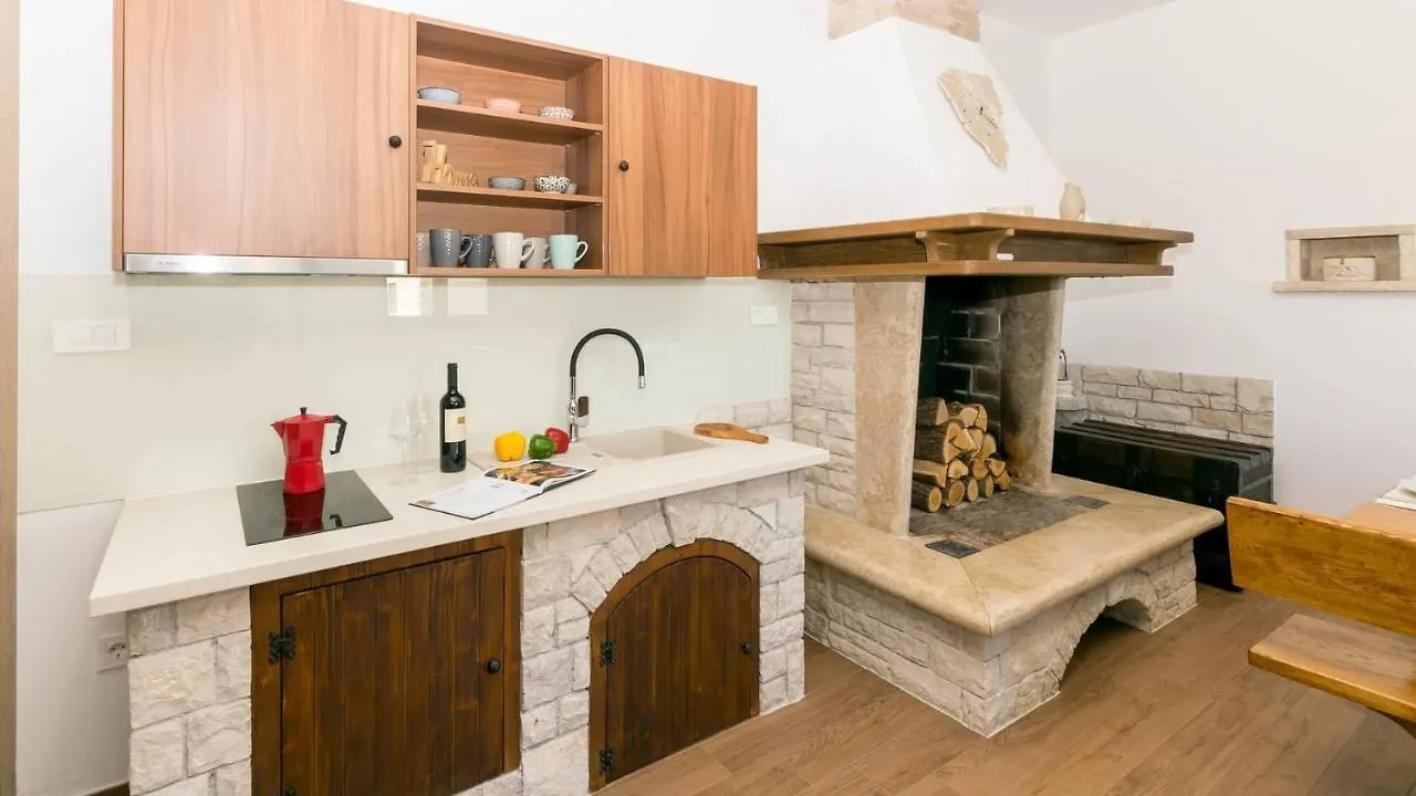 Wonderful Villa Mattuzzi With Private Pool Near The Town By Wiibuk Pula