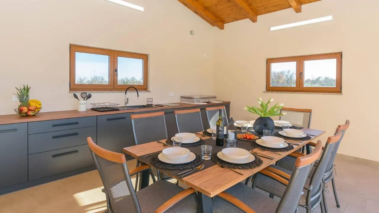 Wonderful Villa Mattuzzi With Private Pool Near The Town By Wiibuk Pula