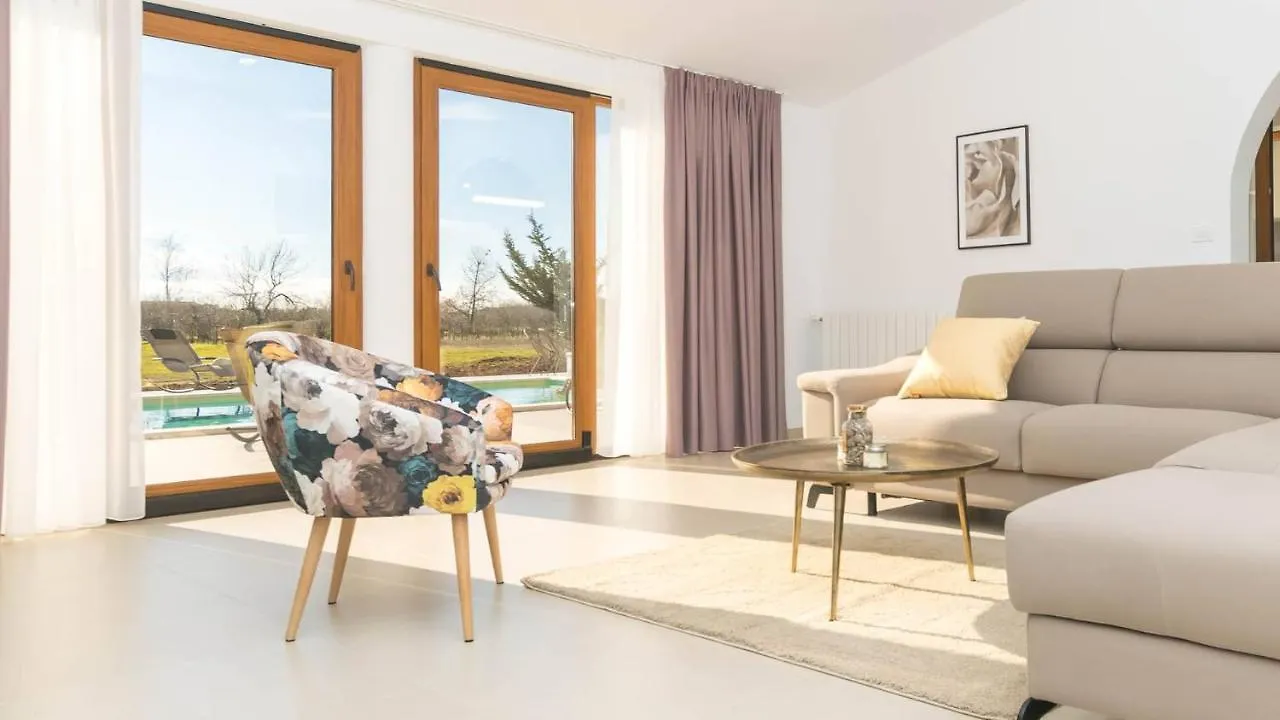 Wonderful Villa Mattuzzi With Private Pool Near The Town By Wiibuk Pula 0*,